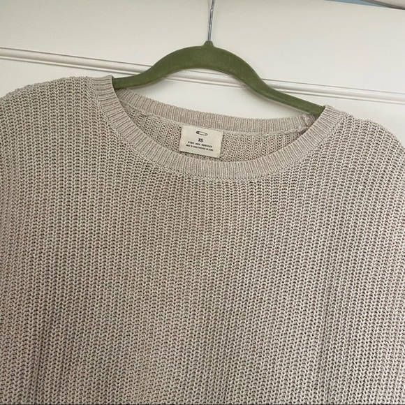 Urban Outfitters Oversized Beige Sweater - Picture 4 of 5